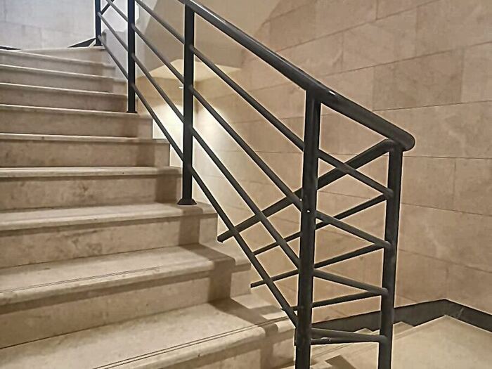 درج حديدي – مشروع جادة الأعمال