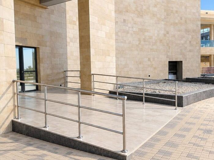 درابزين منحدر – المدينة الطبية – جامعة الملك سعود